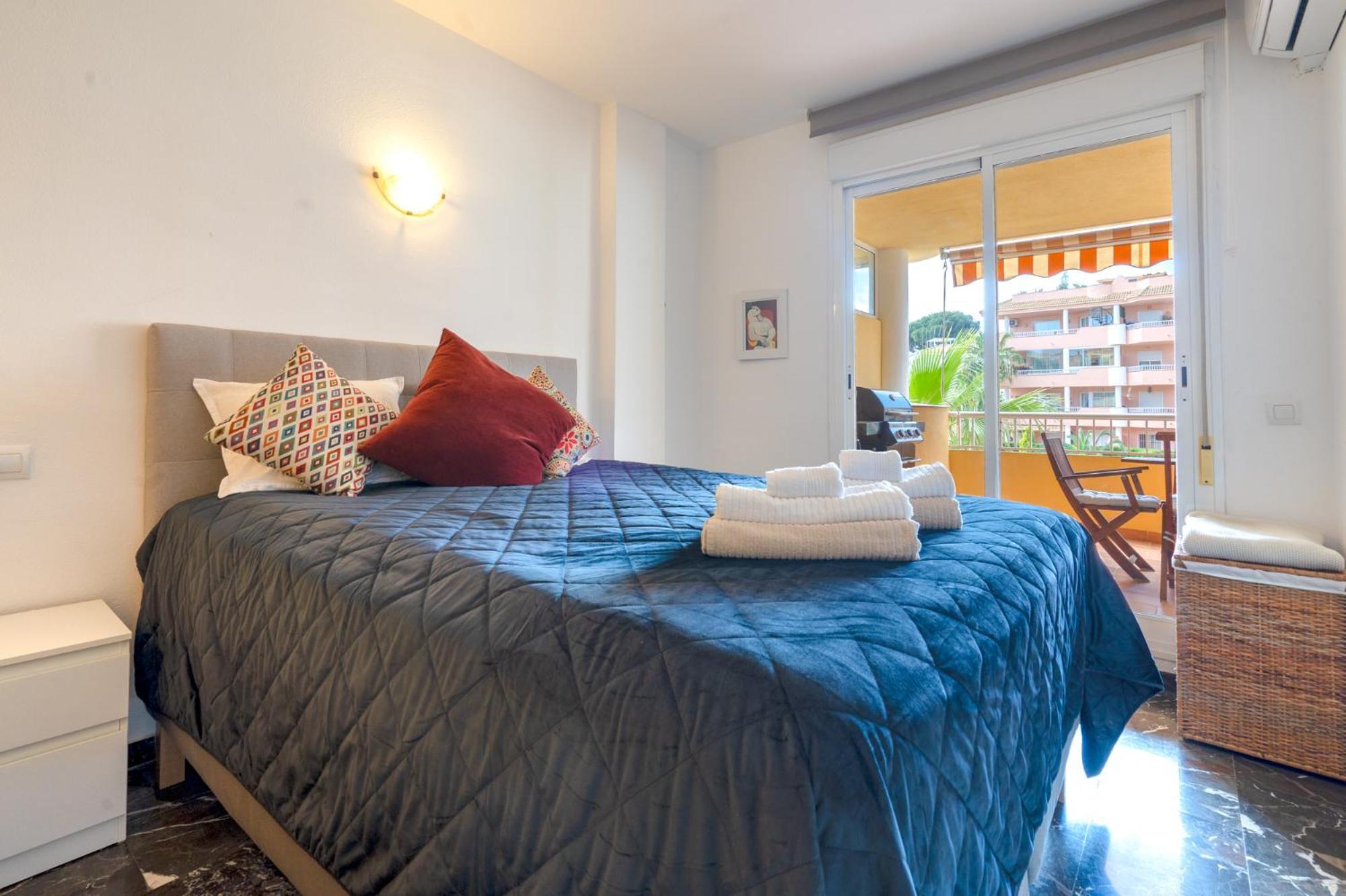 2 Bedrooms With Pool, Terrace And Balcony Fuengirola