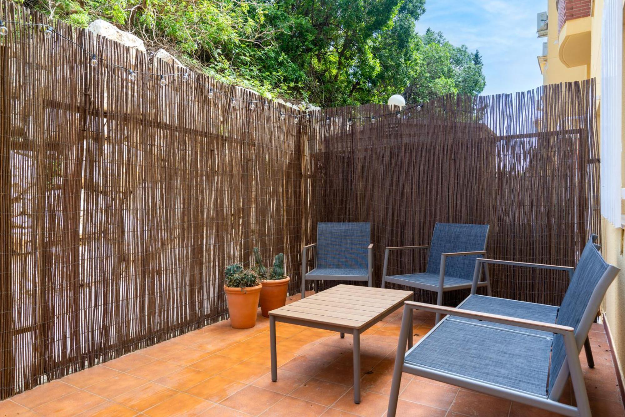 2 Bedrooms With Pool, Terrace And Balcony