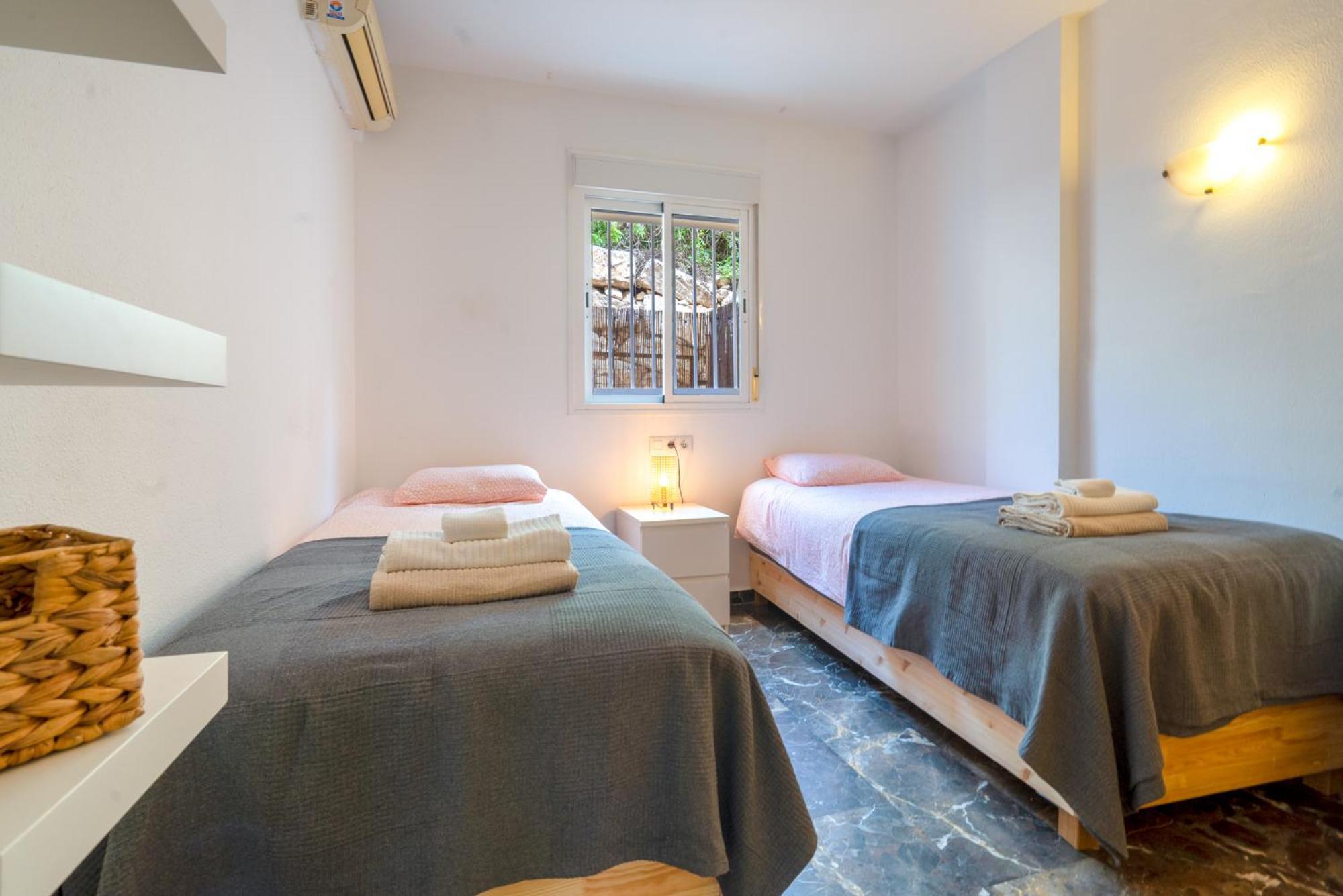 2 Bedrooms With Pool, Terrace And Balcony Apartment