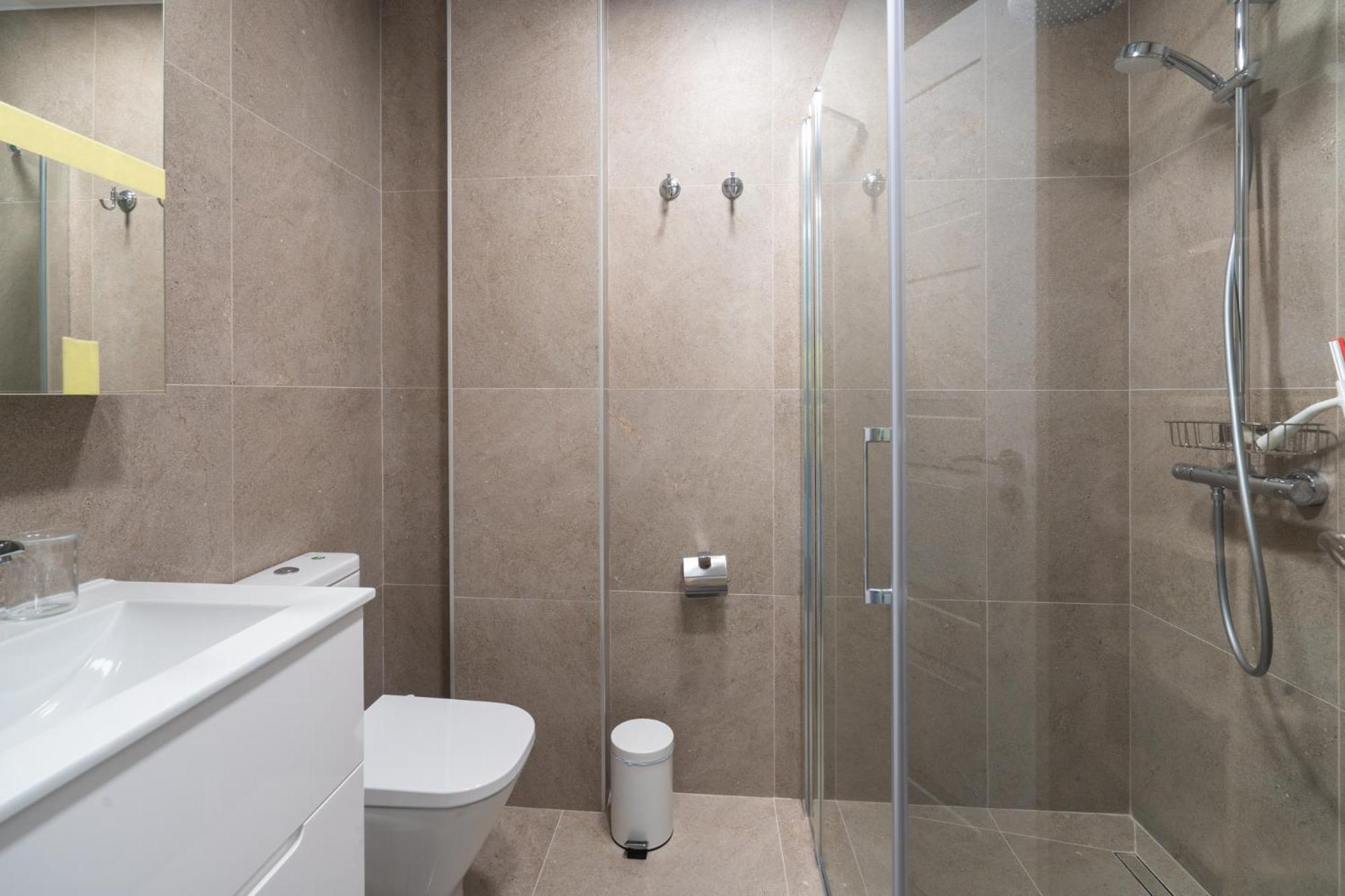 2 Bedrooms With Pool, Terrace And Balcony *